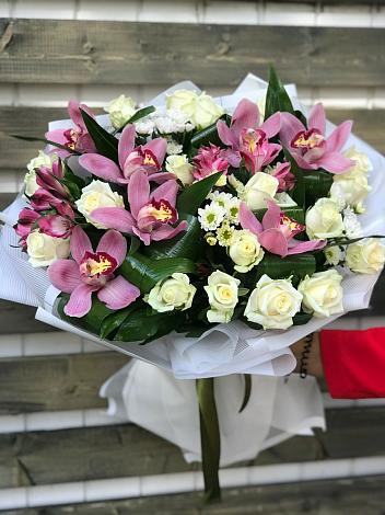 Букет цветов из: Розы и Хризантемы в Новосадовый